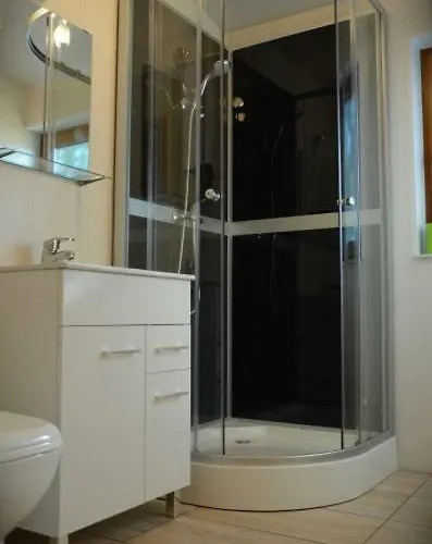 Polwysep Lipa Semesterbostad *